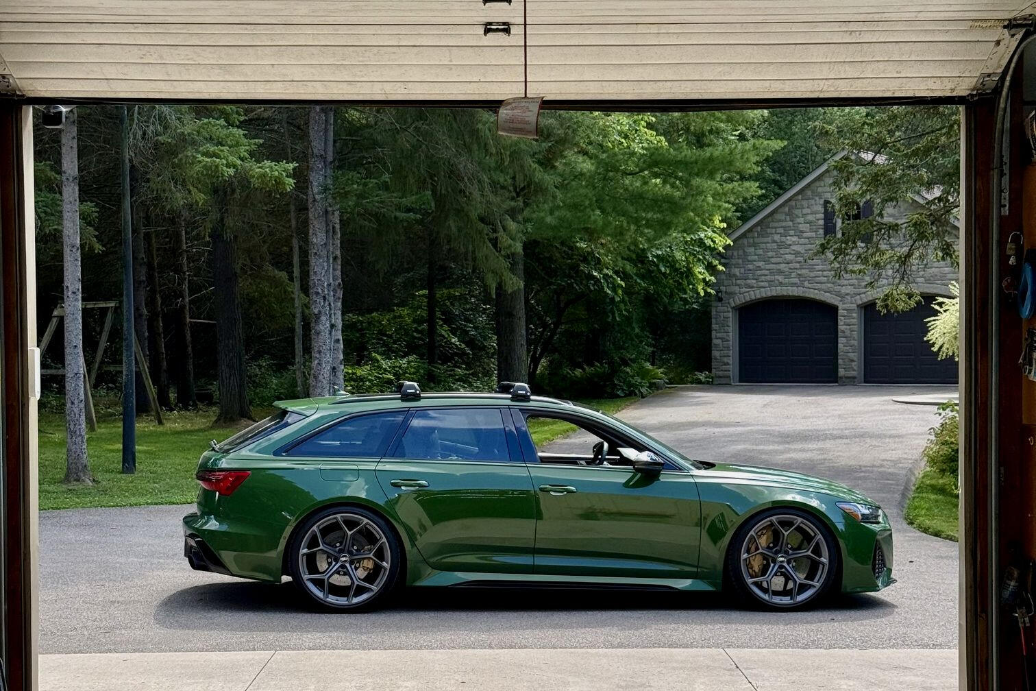 BKG-garage-driveway